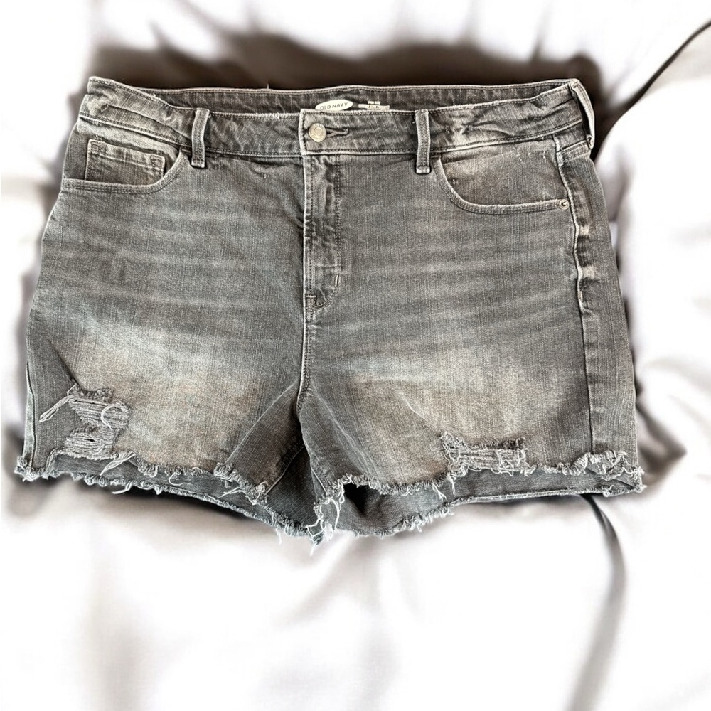 Old Navy Gray Jean Shorts Distressed‎ Style